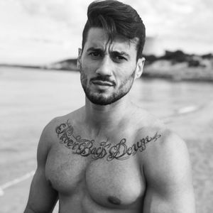 Meet your Posher, Derek